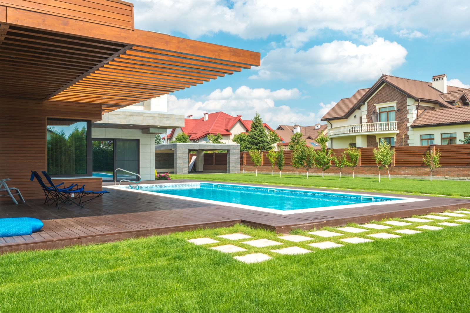 Dive In — North Shore Pool